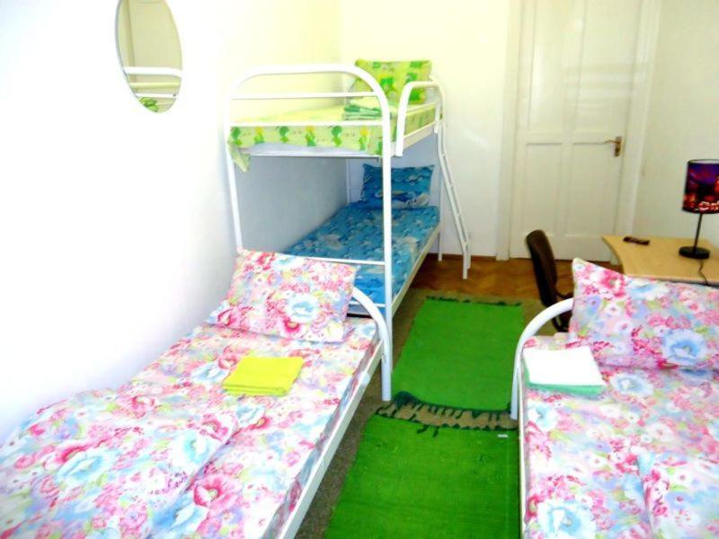 Hostel Kreshatik Kiev Oda fotoğraf